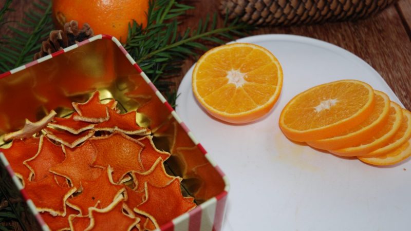 Orangensterne als Deko